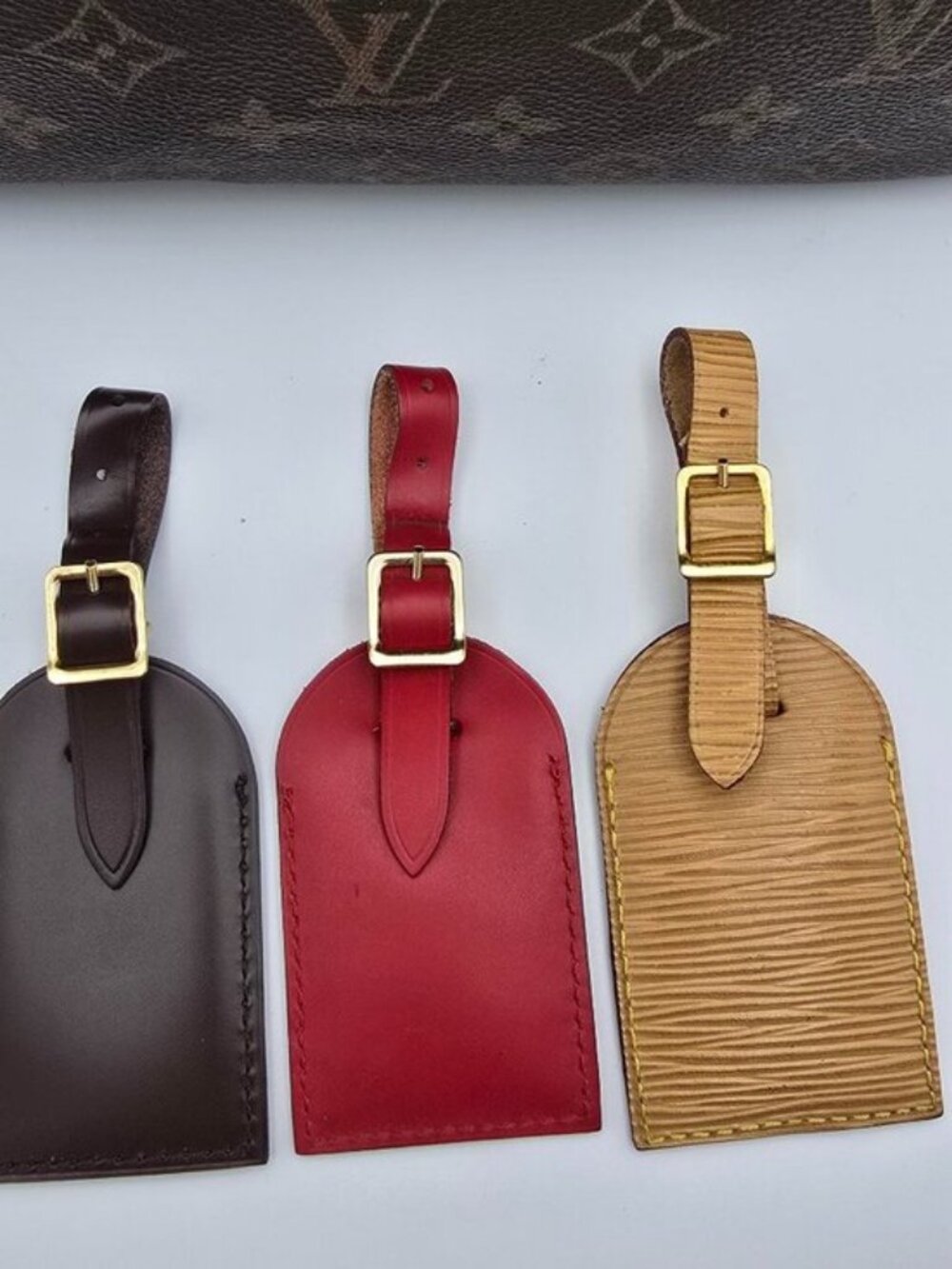 Authentic 1 Louis Vuitton Brown Leather Luggage Tag – Excellent Condition - Picture 3 of 5